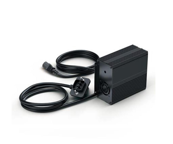 Chargeur pour batterie de traction – prise UK (Ninja/Z e-1)