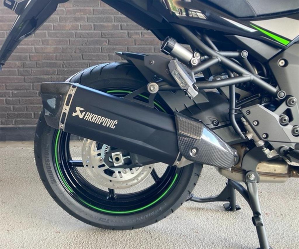 Akrapovič Black Titanium Auspuff (Versys 1100/S/SE)