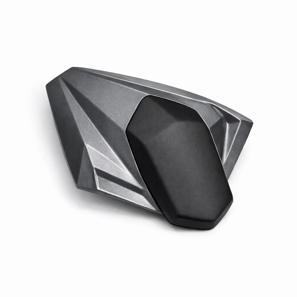 Couvre-selle passager, Metallic Flat Raw Graystone (35B)