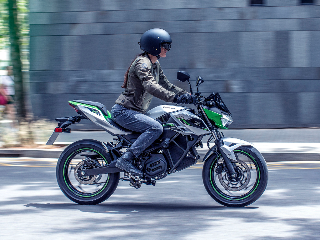 2026_Kawasaki_Web_ - News_Saisonstart_Hyrid / Elektro_Z e-1