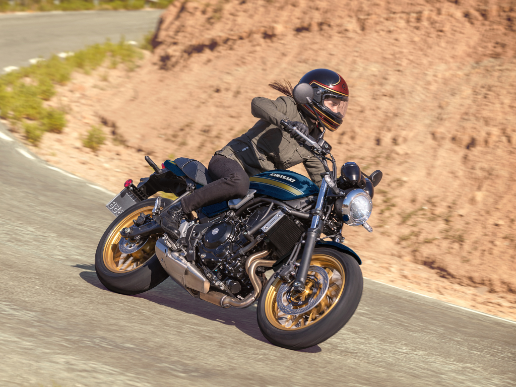 2026_Kawasaki_Web_ - News_Saisonstart_Retro Sport_Z650RS