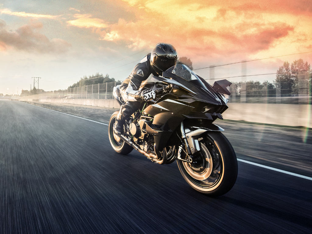 2026_Kawasaki_Web_ - News_Saisonstart_Hypersport_Ninja H2R