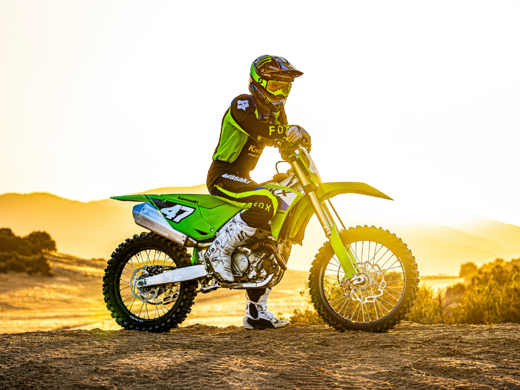 2026_Kawasaki_Web_ - 2026_AEM_Website_News_Bereit für die KX Saison 2027